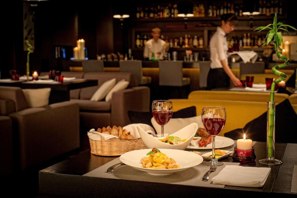 Voyage Hotel Караганда Экстерьер фото