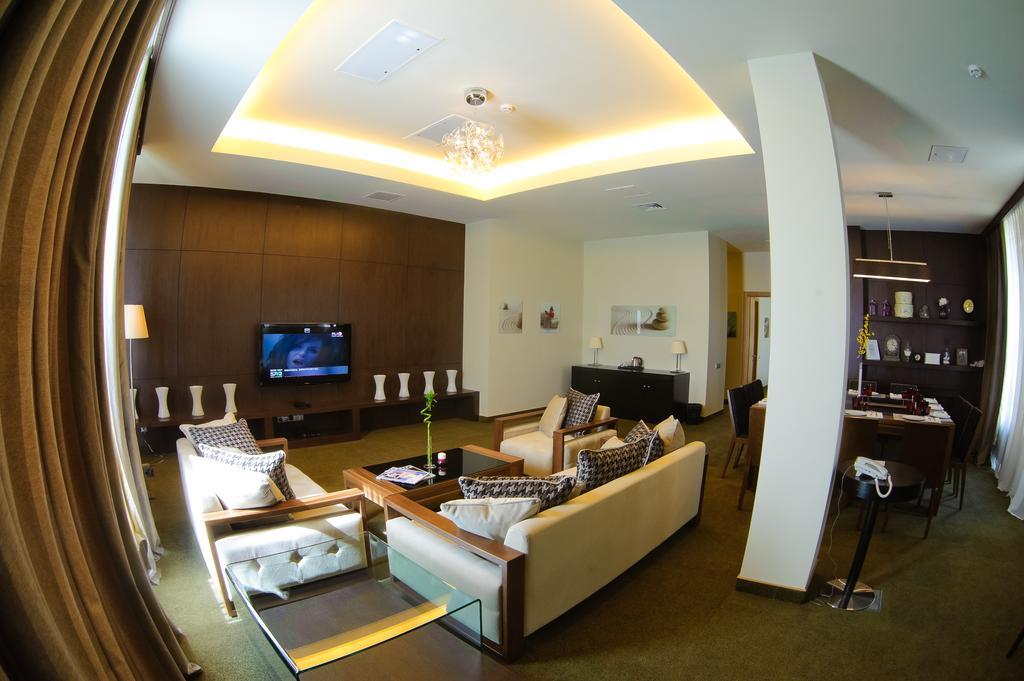 Voyage Hotel Караганда Экстерьер фото