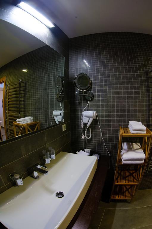 Voyage Hotel Караганда Экстерьер фото