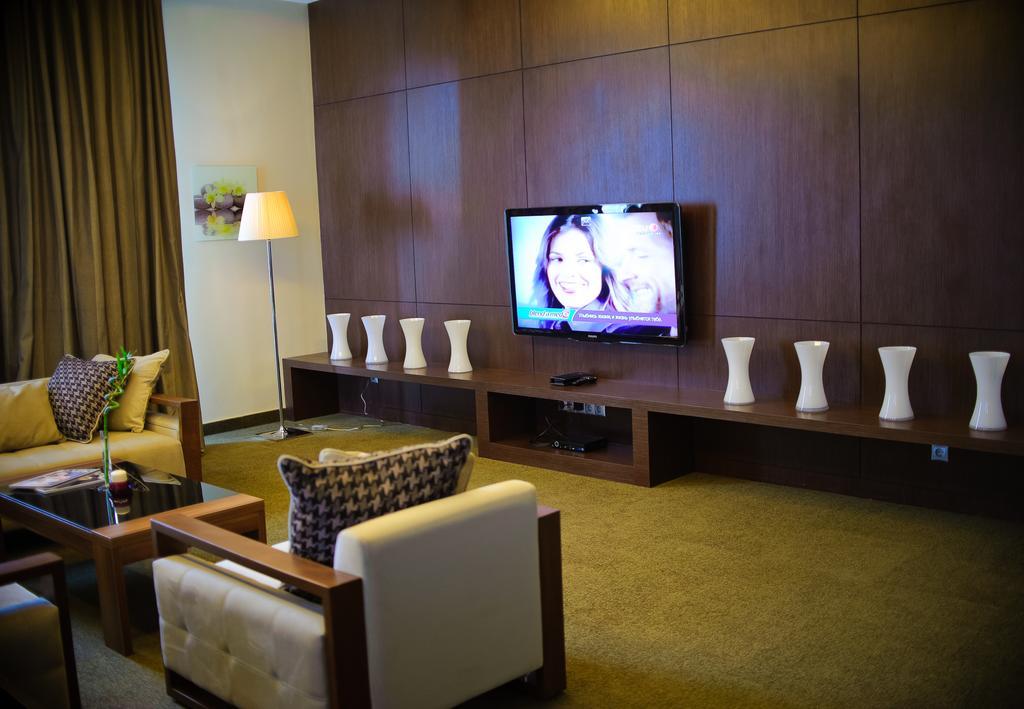 Voyage Hotel Караганда Экстерьер фото