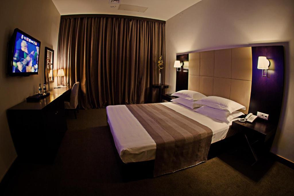 Voyage Hotel Караганда Номер фото