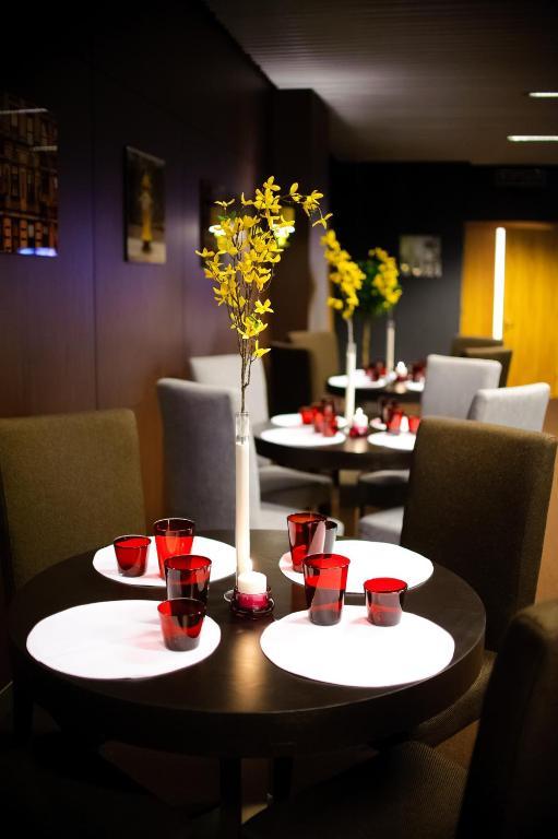 Voyage Hotel Караганда Экстерьер фото